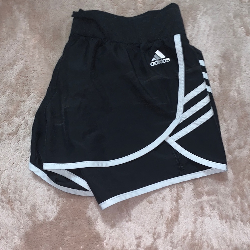 (M) Adidas shorts